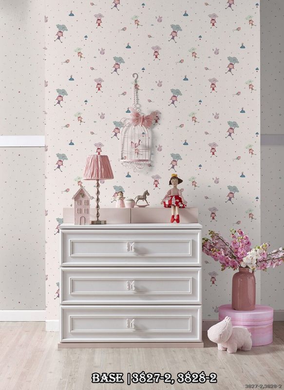 Kết hợp của 2 mẫu giấy dán tường 3827-2 và 3828-2 đã làm cho không gian của bé trở nên sống động hơn rất nhiều.